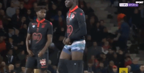 U16男足全胜晋级U17亚洲杯，中国足球队官方发布海报庆祝（U16男足豪取全胜闯入U17亚洲杯，中国足球队官微发布海报致贺）