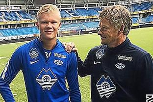 梅西：我们是冠军！感谢阿尔巴和布斯克茨在这段冒险中陪伴我