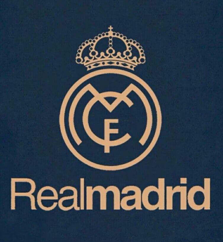 白衣下边是红衣，香港行期间一阿森纳球迷卧底在热刺球迷看台（白衣藏红衫：阿森纳球迷香港行混入热刺看台）