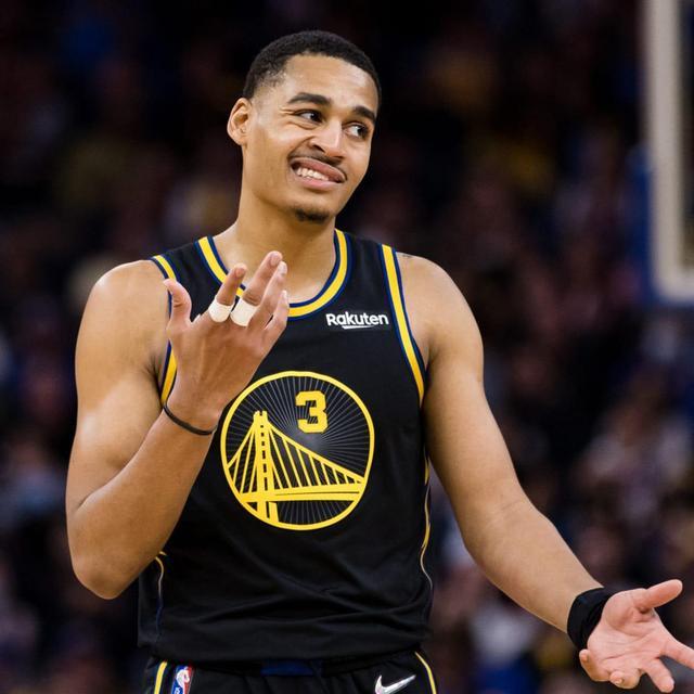 篮球湖人球员关键三分命中率高（湖人球员关键时刻三分命中率出众）