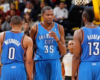 湖记发文：詹姆斯本可以延续纪录，但他做了正确选择赢得比赛（湖人记者：詹姆斯本可续写纪录，却选择正确决策助队赢球）