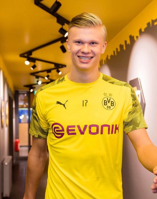 本赛季各项赛事狂轰34球，哈兰德追平C罗12年前同期纪录