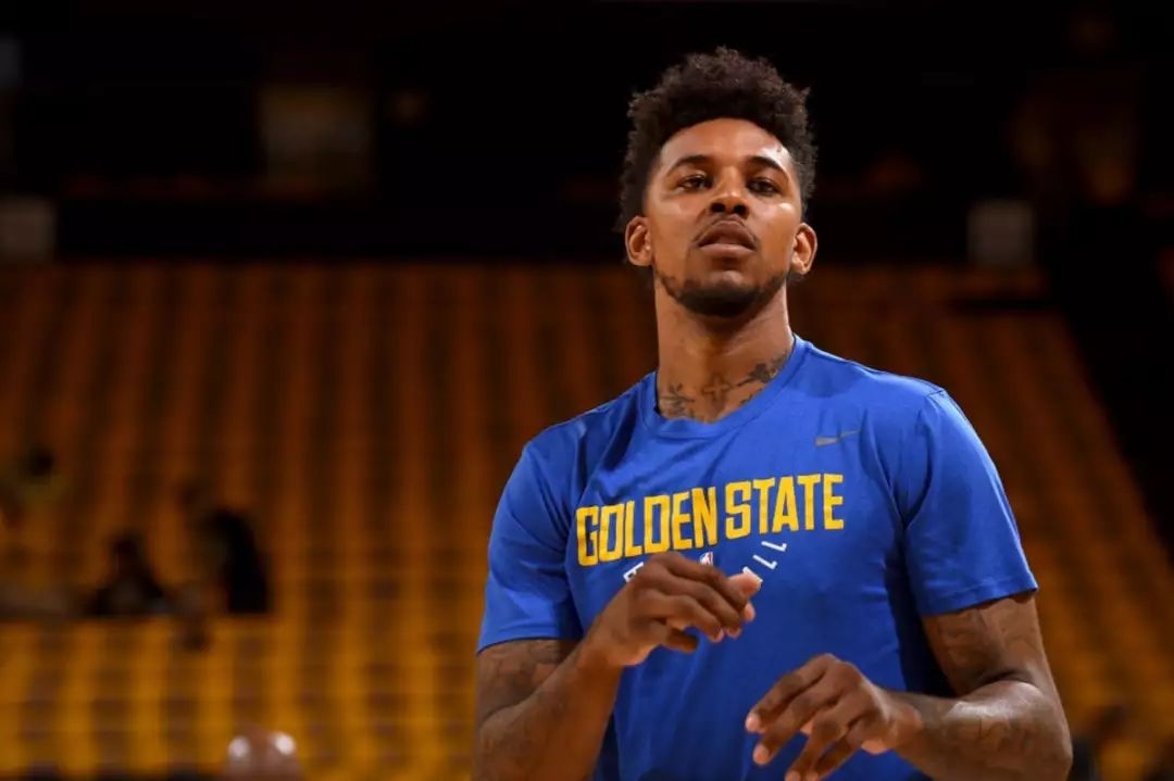 威少21分11助攻约基奇44分13篮板 国王绝地反击终结八连败（威少21分11助 约基奇44分13板 国王上演大逆转终结八连败）