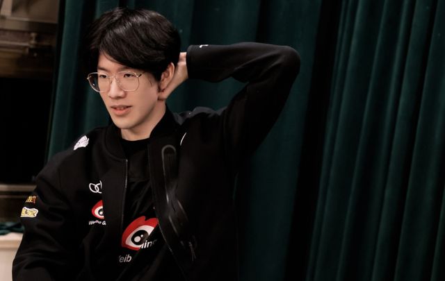 他的角色逐 他的角色逐